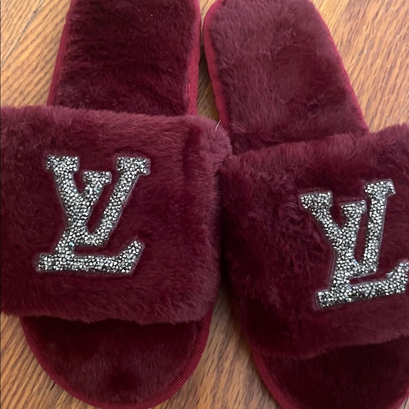 Burgundy Fur Slippers slides with Logo - Picture 4 of 4